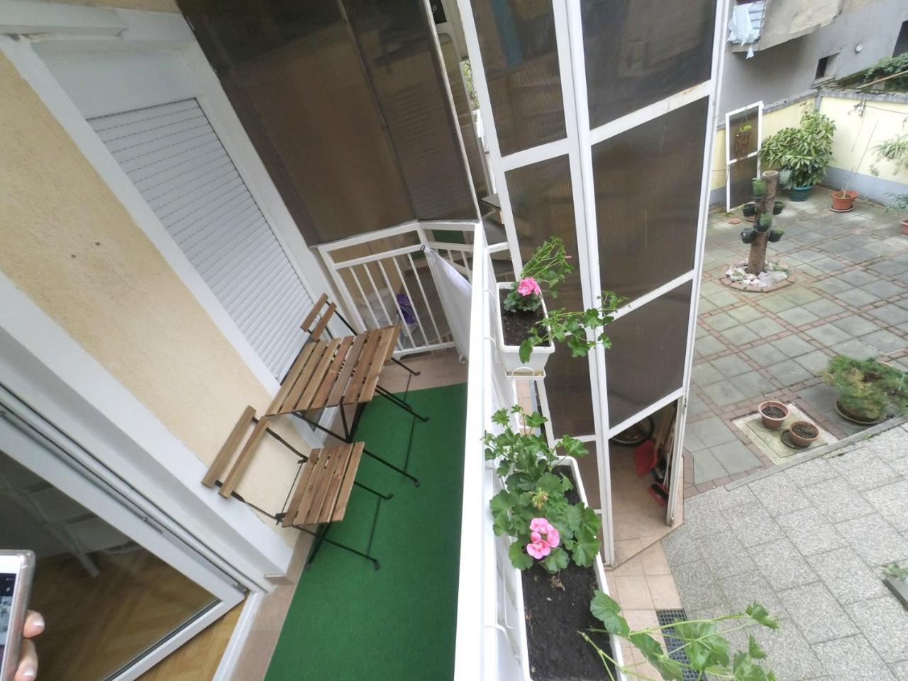 Center Garden Apartma